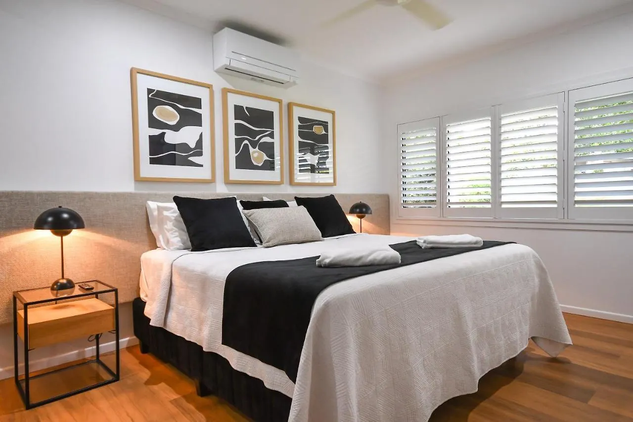 Birds 'N' Bloom Cottages Yungaburra 0*,