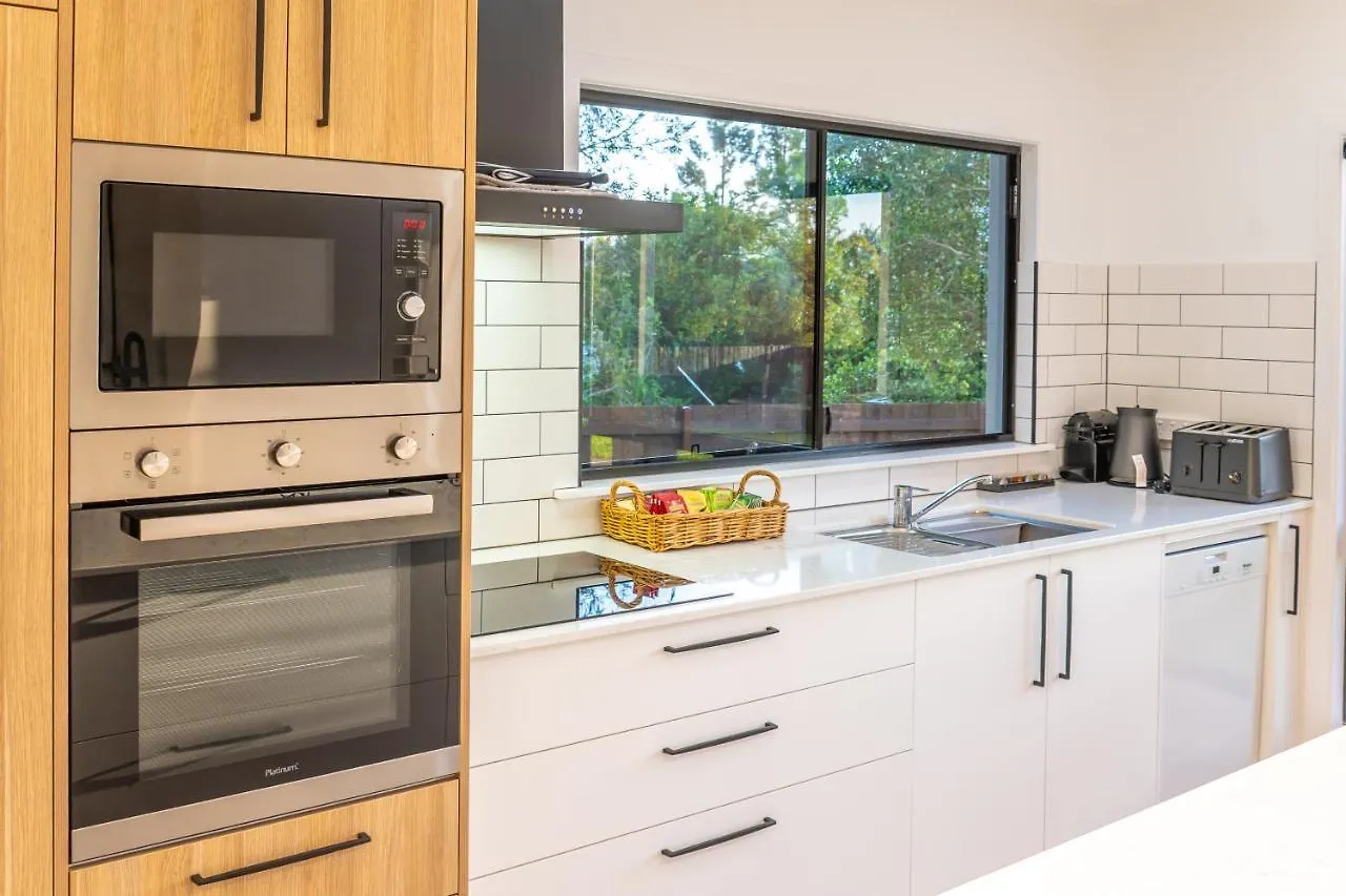 Holiday home Birds 'N' Bloom Cottages Yungaburra
