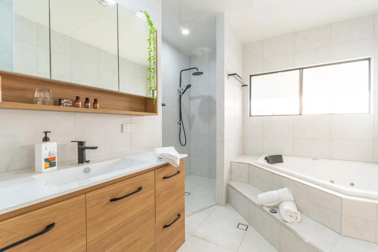 Birds 'N' Bloom Cottages Yungaburra Holiday home
