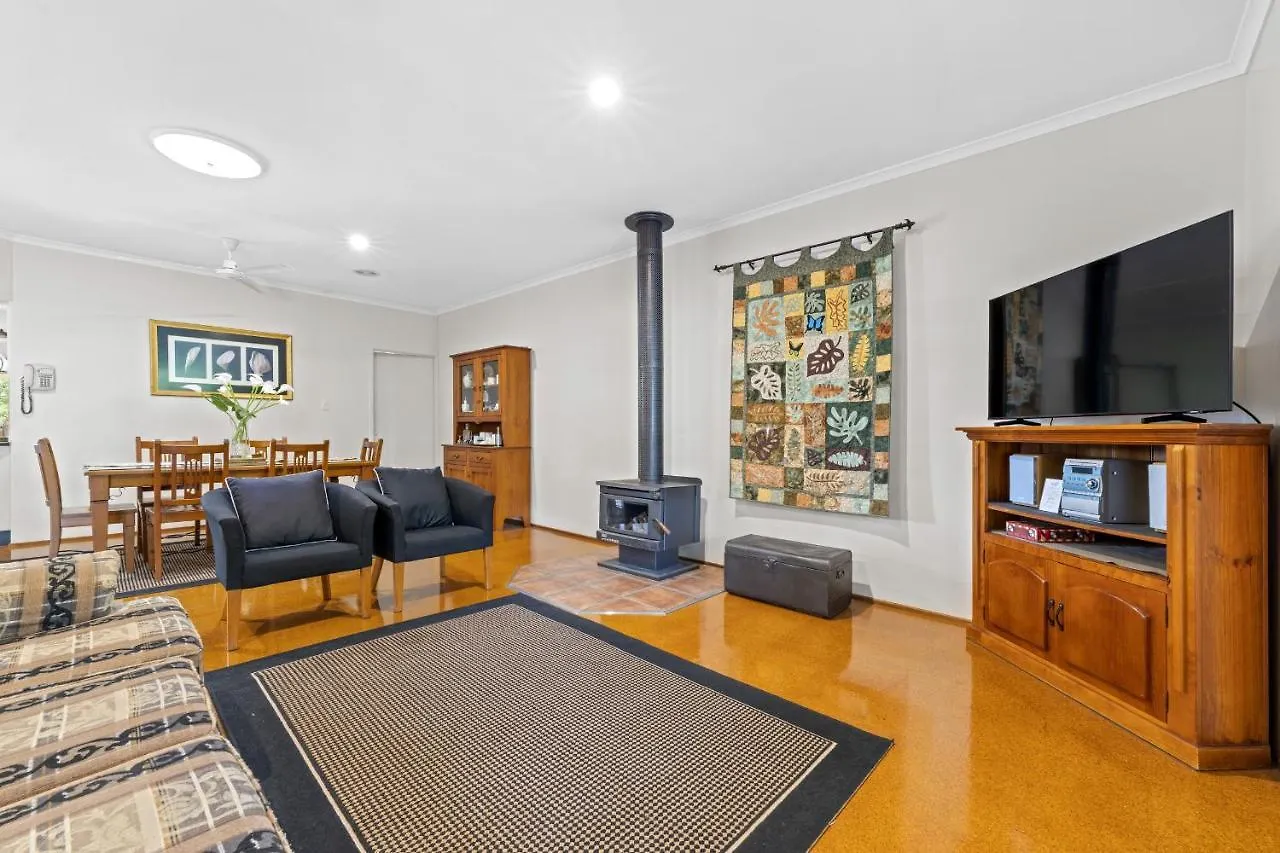 Birds 'N' Bloom Cottages Yungaburra Holiday home
