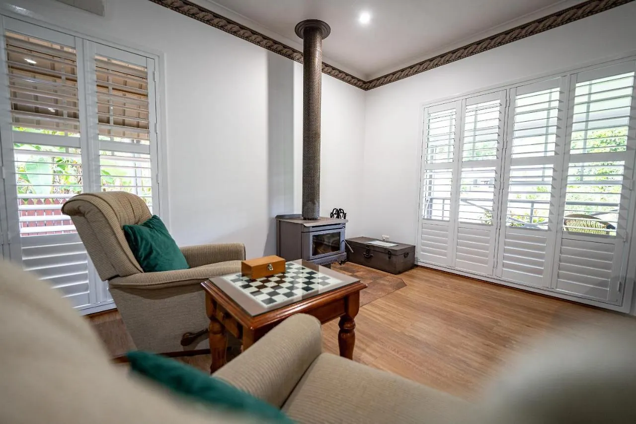 Birds 'N' Bloom Cottages Yungaburra Holiday home