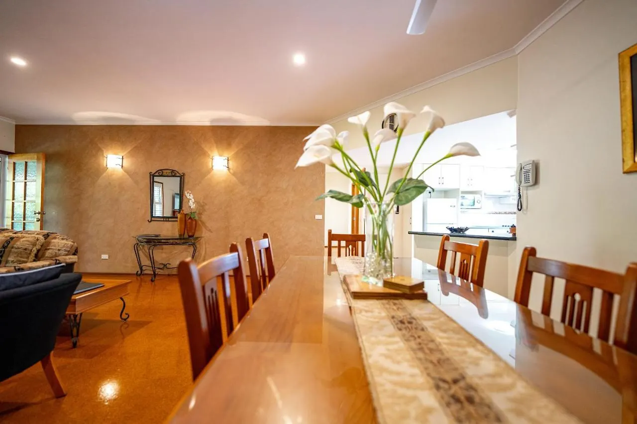 Holiday home Birds 'N' Bloom Cottages Yungaburra