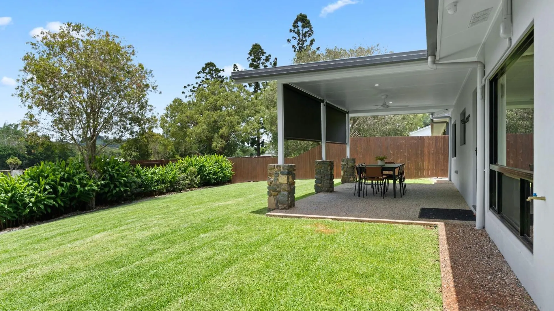 Birds 'N' Bloom Cottages Yungaburra