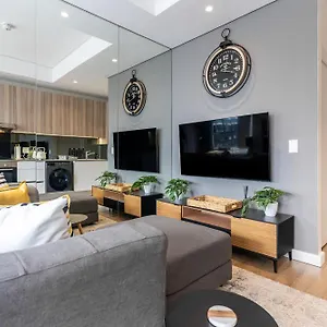 sentinel-711.hotels-capetown.com/